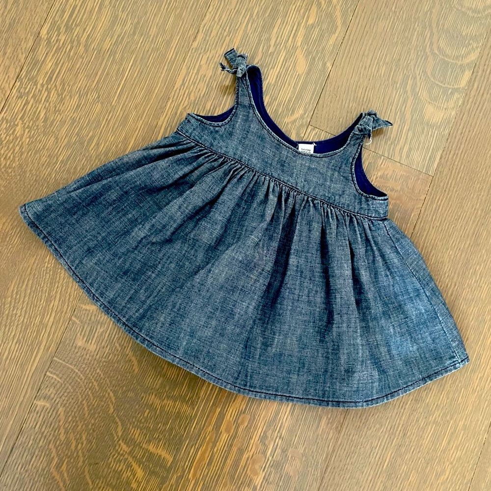 🌺 BabyGap 6-12 months Chambray Girls Top